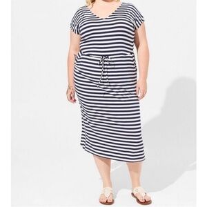 Size 1X Torrid Midi Super Soft Dolman Sleeve Side Slit Navy Blue Dress